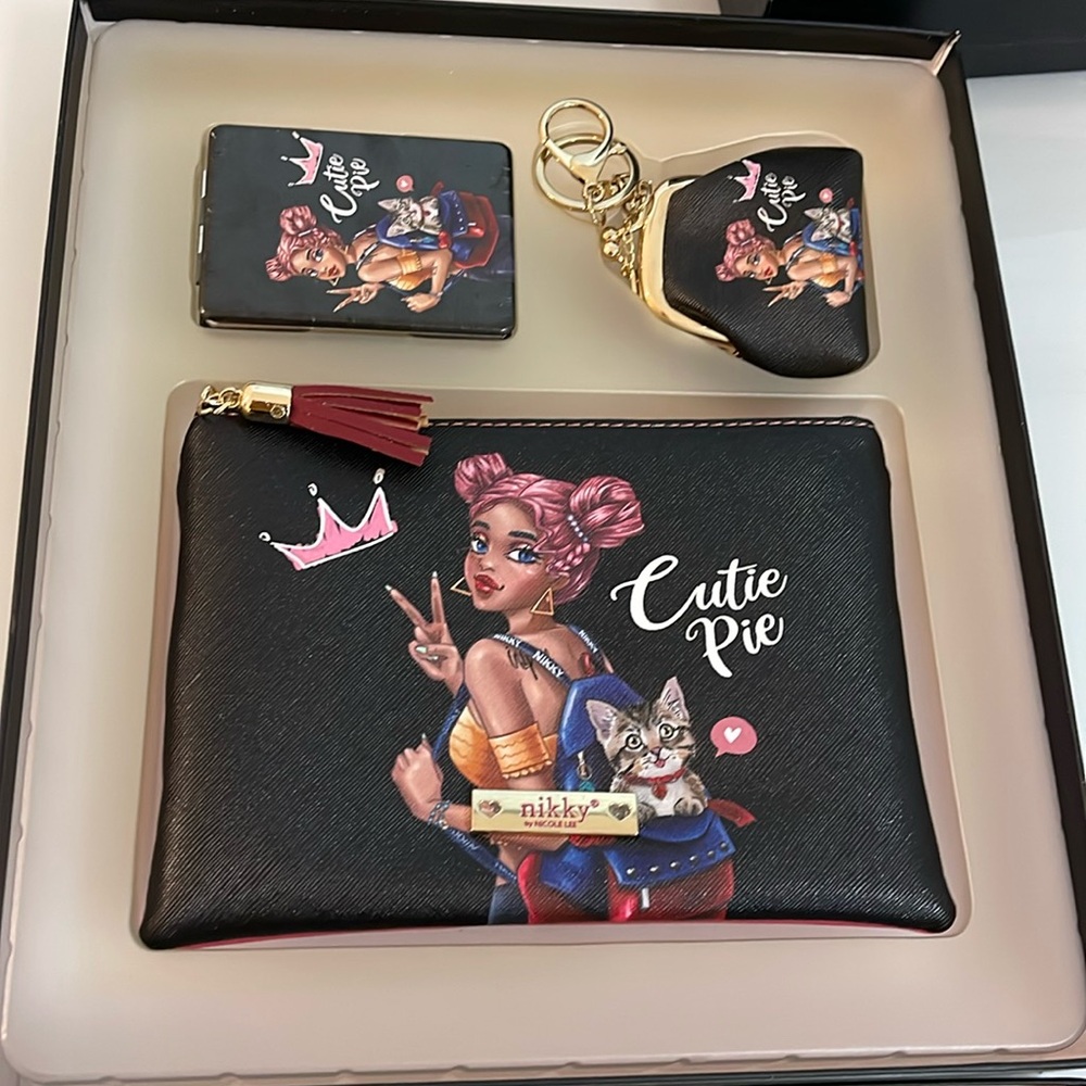 Estuche con de mano carterita Nicole Lee